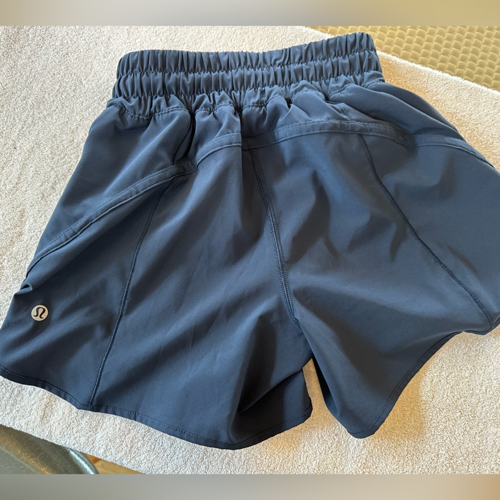 Lululemon That High-Rise lined short 5”